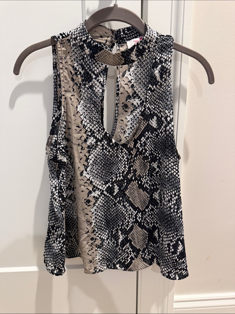 Buddy Love 🩷 Sleeveless Snake Print Keyhole Top - Black & Cream
